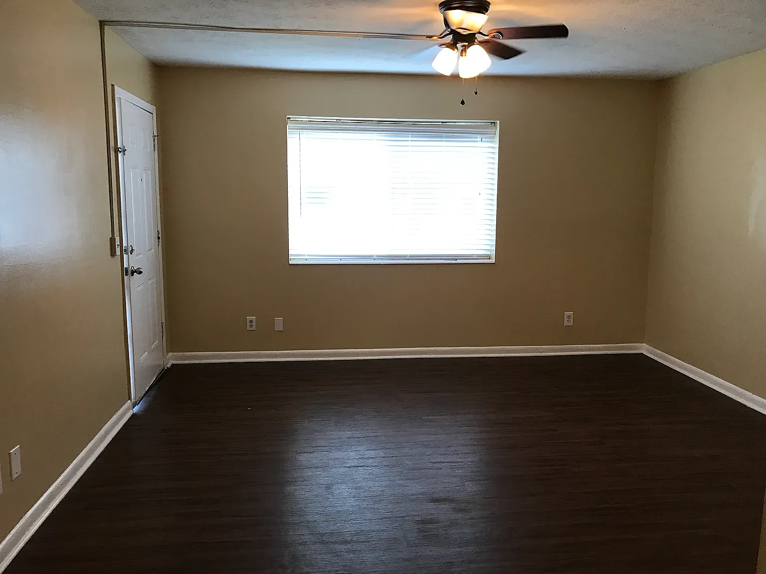 6155 Longchamp Dr — Photo 2