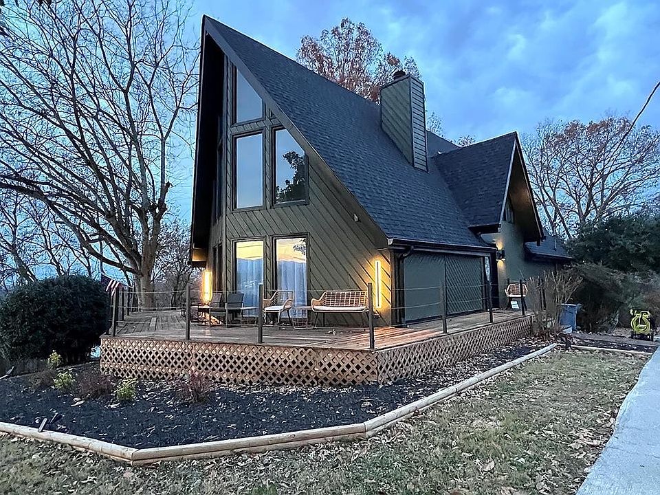 1st image of 372 Grandview Dr