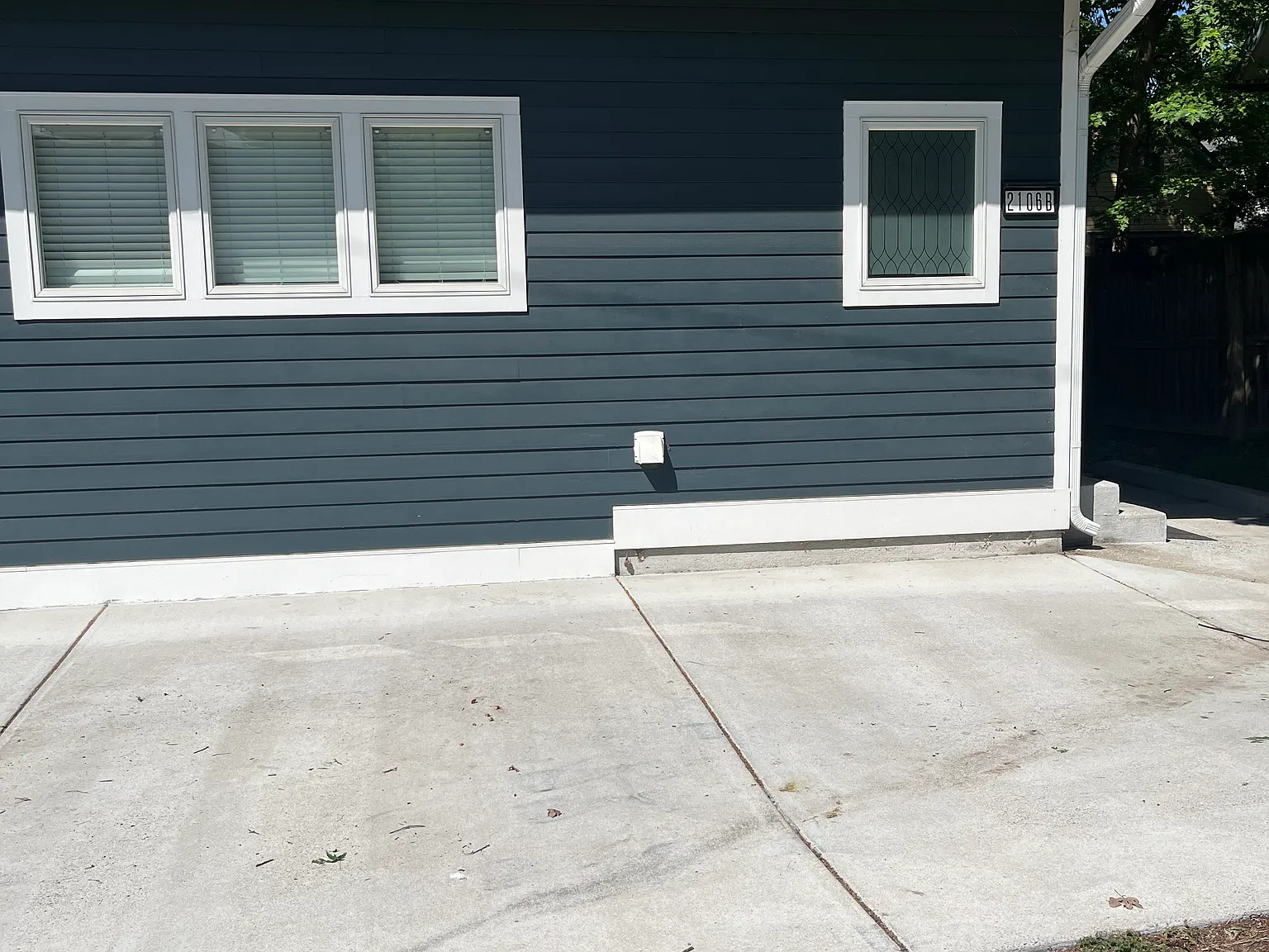 2106B Grantland Ave — Photo 2