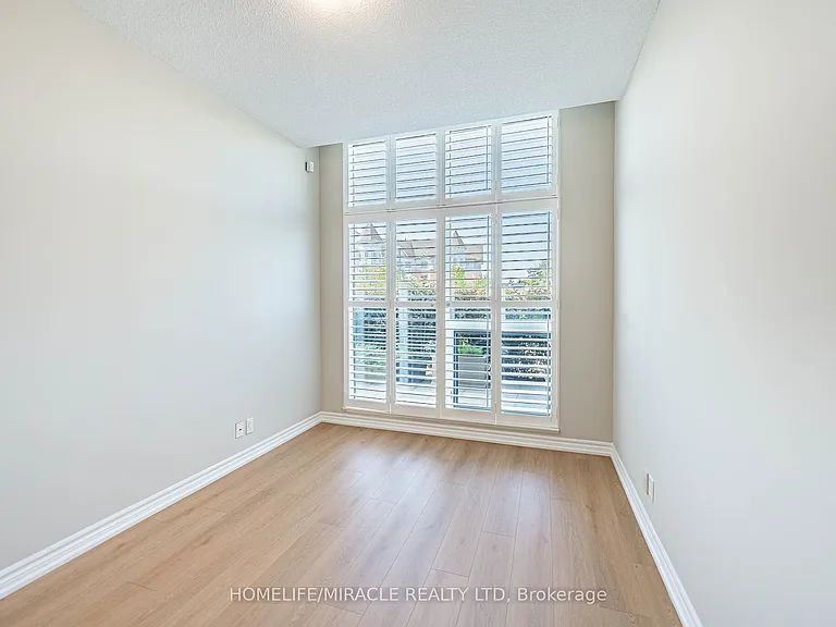 18 Harding Blvd #121 — Photo 25