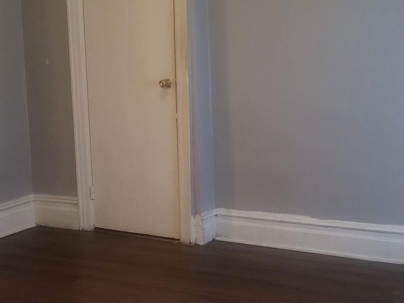 3rd image of 539 Van Nest Ave APT 1A
