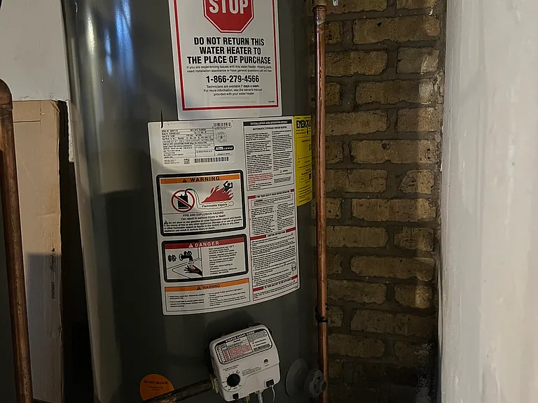 NEW gas, 40-gal. hot water heater.