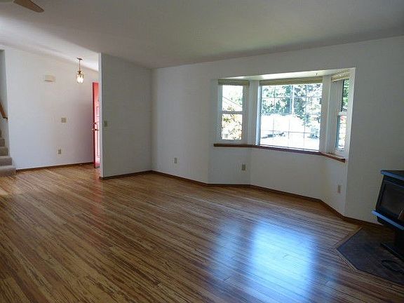 5th image of 4521 Holcomb St