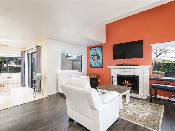 355 N Melrose Dr Unit E, Vista, CA 92083