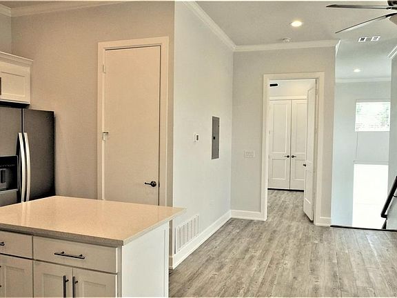 3rd image of 713 Grainger St #721