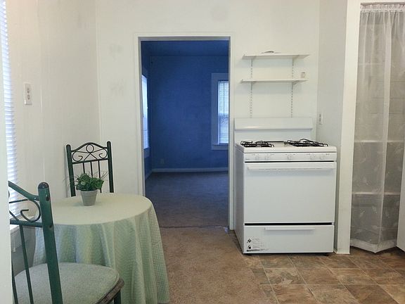 From Kitchen towards Living Room/Bedroom Combo