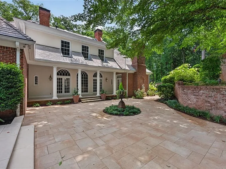 140 Valley Rd NW — Photo 9