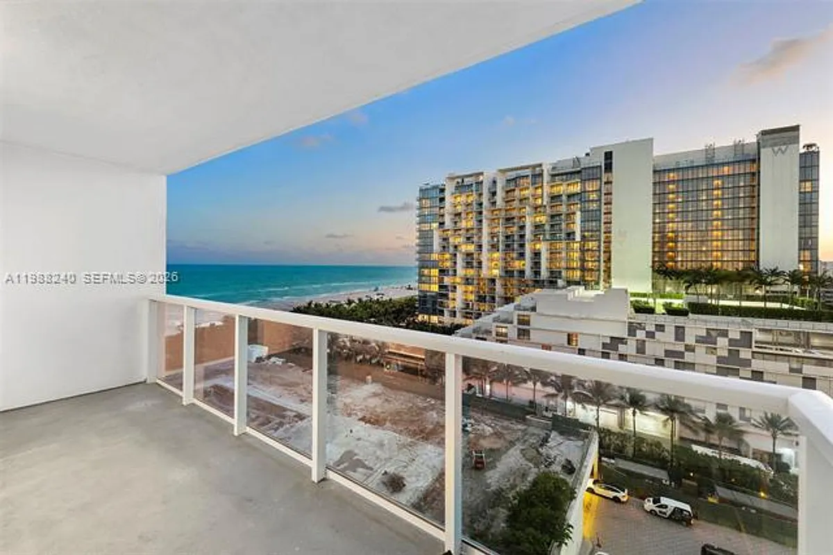 Building Photo - 2301 Collins Avenue Cu #1004