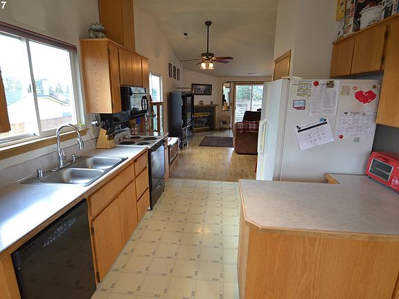 4th image of 8808 NE 137th Pl