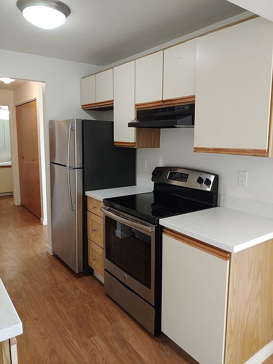 Unit C303, Unit E103, Unit A104