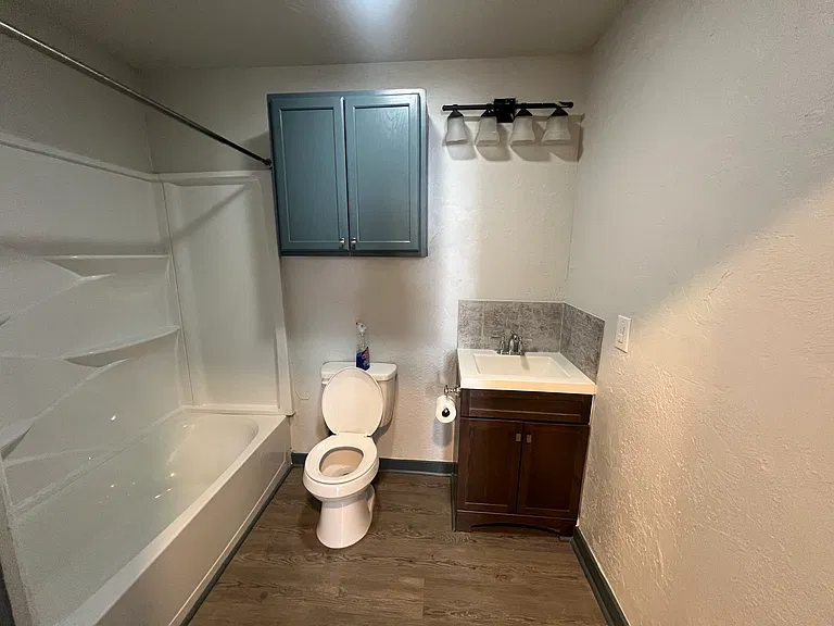 210 E Johnson St — Photo 18