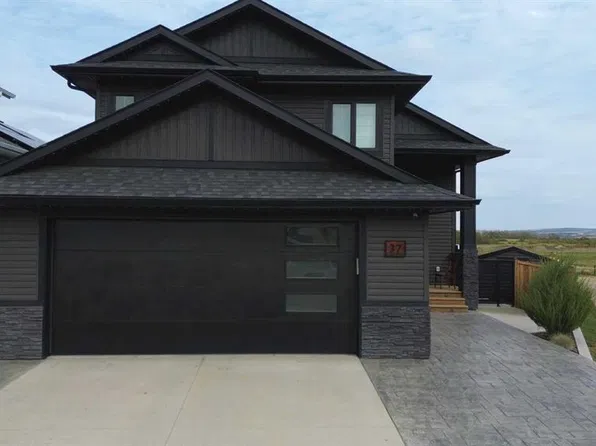 37 SW Murphy Close, Blackfalds, AB T4M 0H5