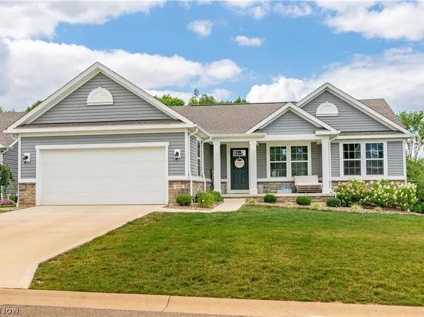 5709 Quarry Lake Dr SE, East Canton, OH 44730