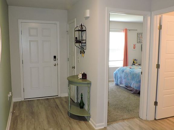 4th image of 5903 Laurel Oak Dr