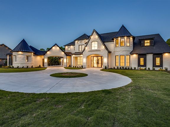 3rd image of 4636 Lake Breeze Dr