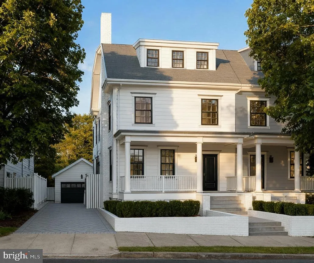 3107 34th St NW photo 1