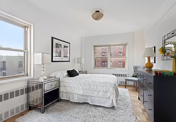 5th image of 10 Plaza St E APT 4C
