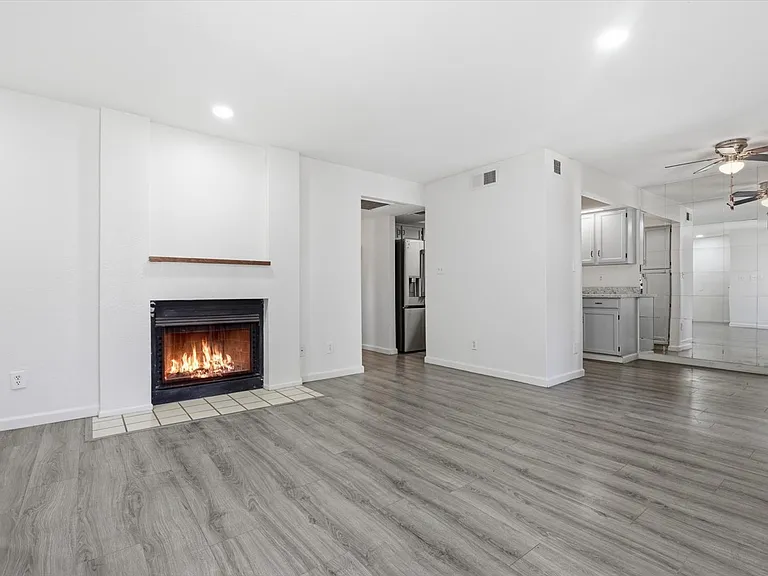 3102 E Clarendon Ave #110 — Photo 5