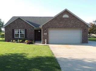 52 Rainbow Dr, Rossville, IN 46065