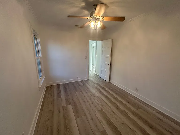 217 N Bel Aire Dr — Photo 9