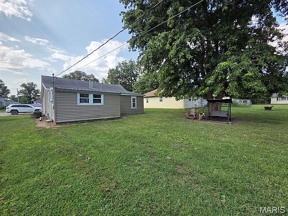 3rd image of 410 Grant St