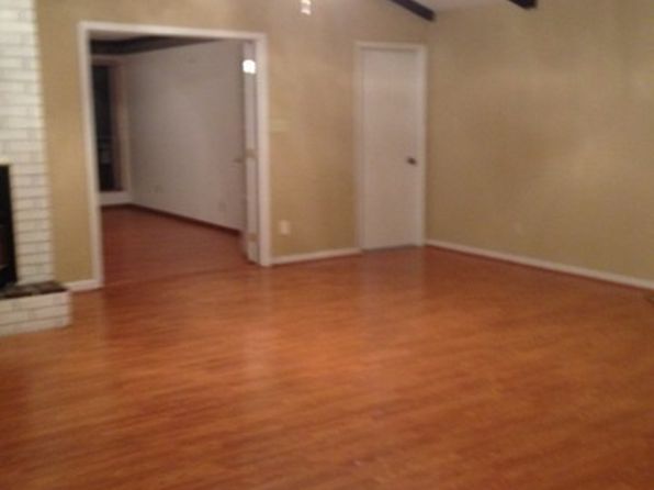 3 Cattail Rd
