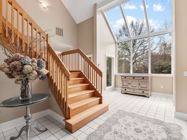 50 Susan Dr, Swansea, MA 02777