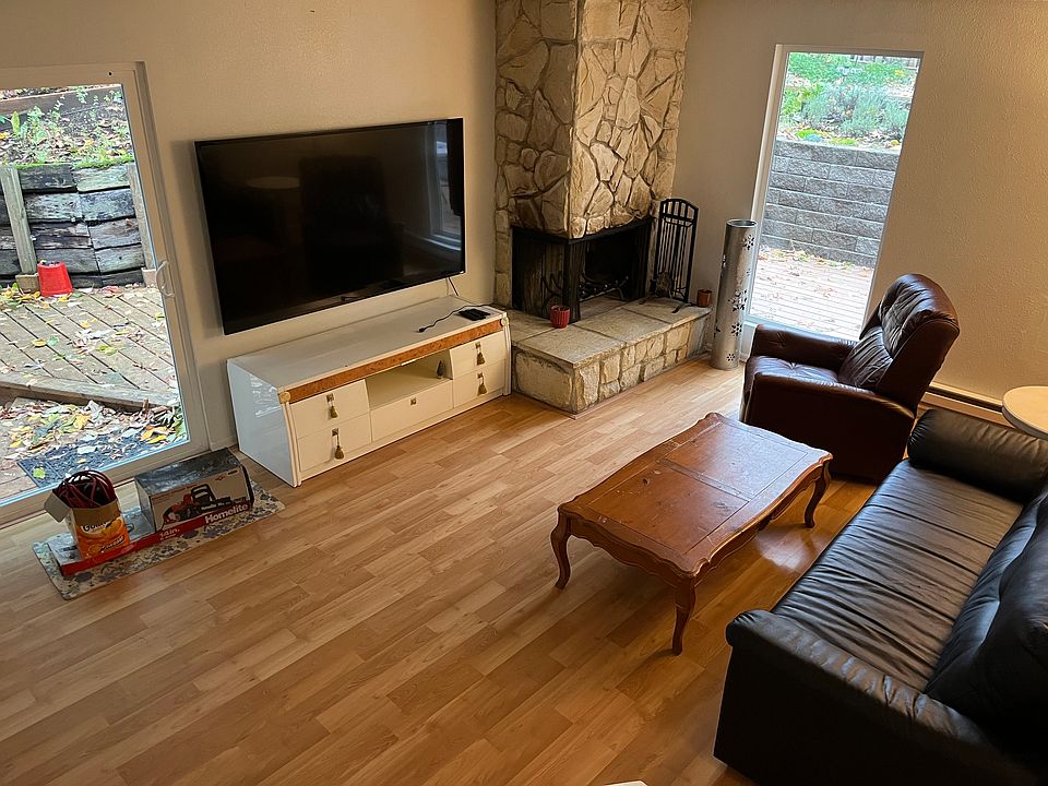 Living room facing east & south