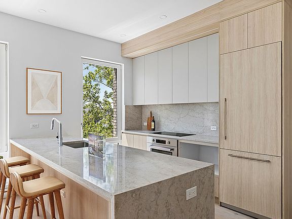 4th image of 373 Rutland Rd #5A