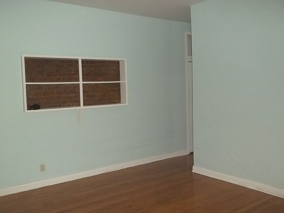 5th image of 5112 S Woodlawn Ave APT 2K