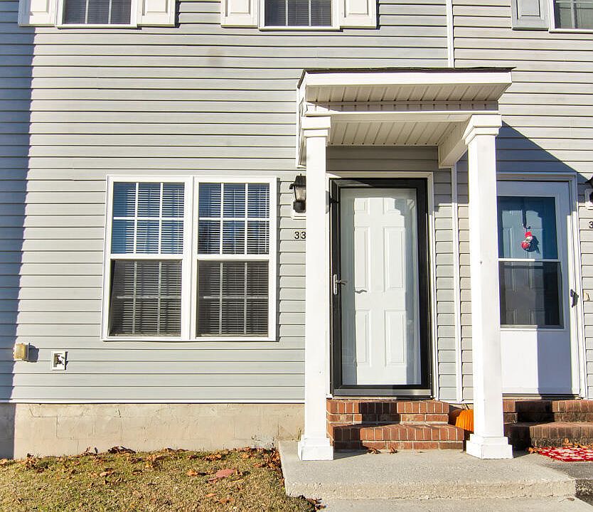 1st image of 332 Bracken Pl