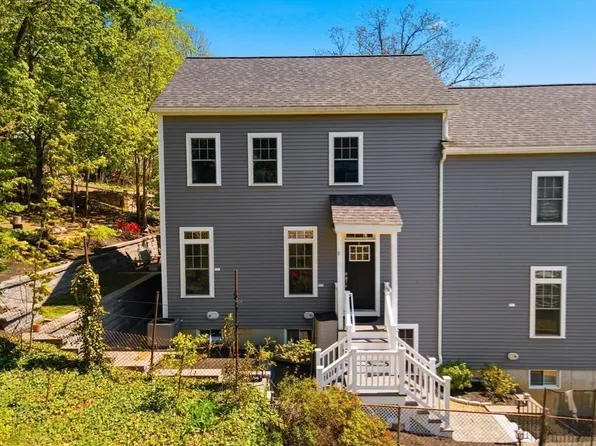 33 Charles St #33, Watertown, MA 02472