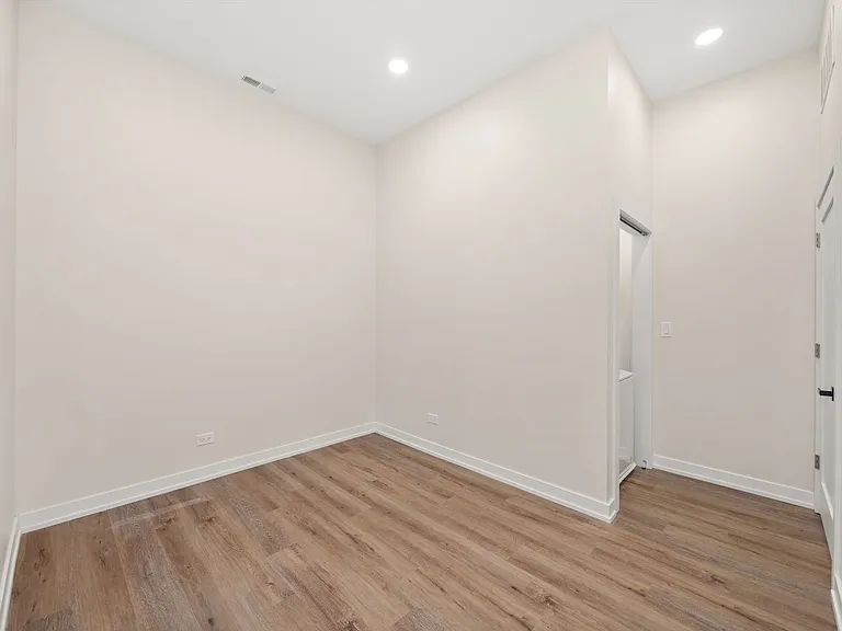7512-7522 Madison Street — Photo 10