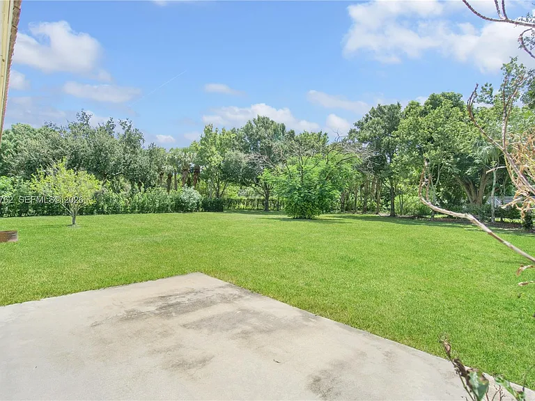 5603 SE Graham Dr — Photo 5