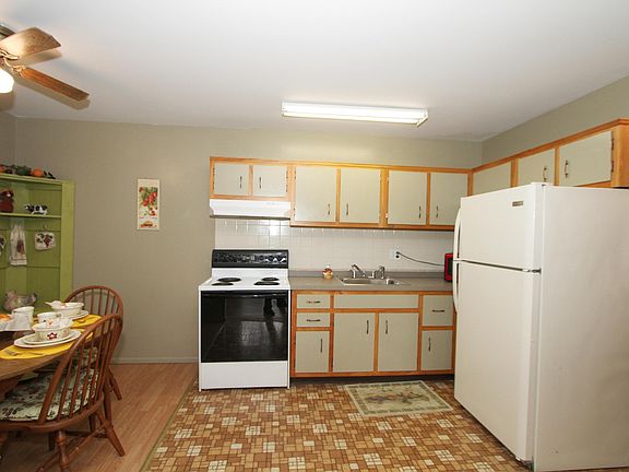 2nd image of 54 St John Place #B