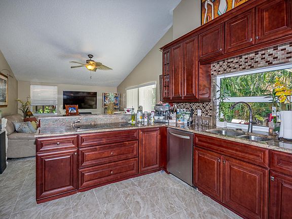 Cooktop end Sitting Island