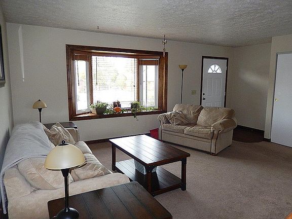 3rd image of 6311 Hillgale Ln