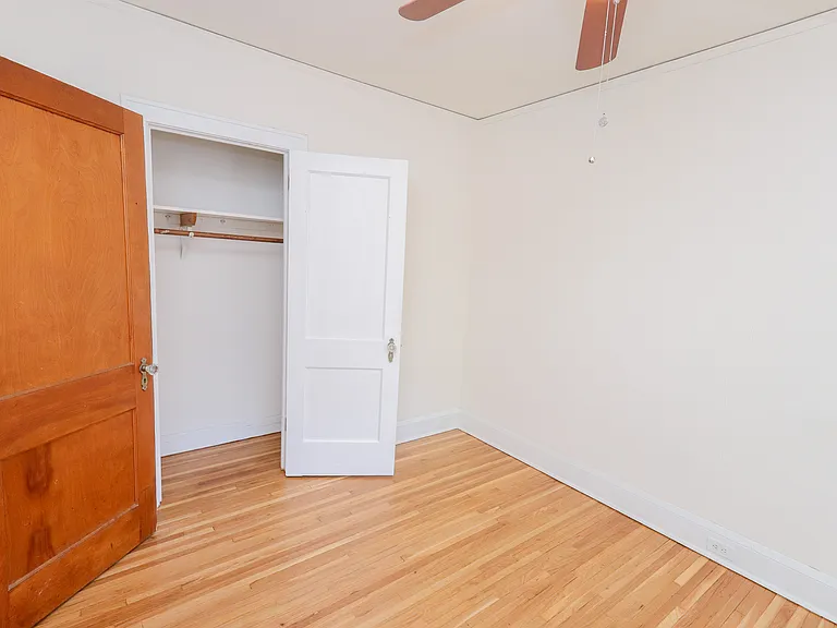 Grand Apartments | 3749 — Photo 27