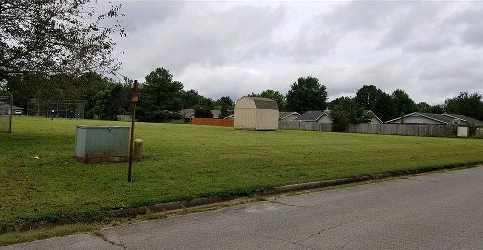 1st image of 2901 W Olive St