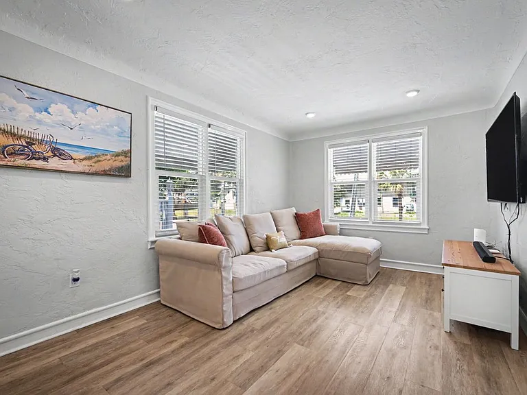 155 S Wild Olive Ave — Photo 13