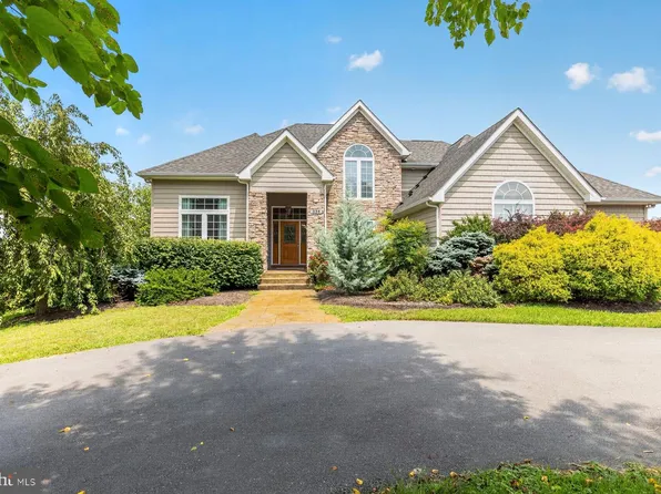 336 Apple Valley Rd, Winchester, VA 22602