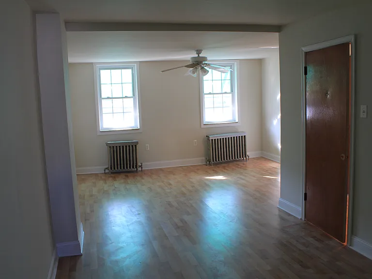 931 Fernon St — Photo 12