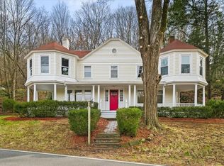 30 Old Post Rd N, Red Hook, NY 12571