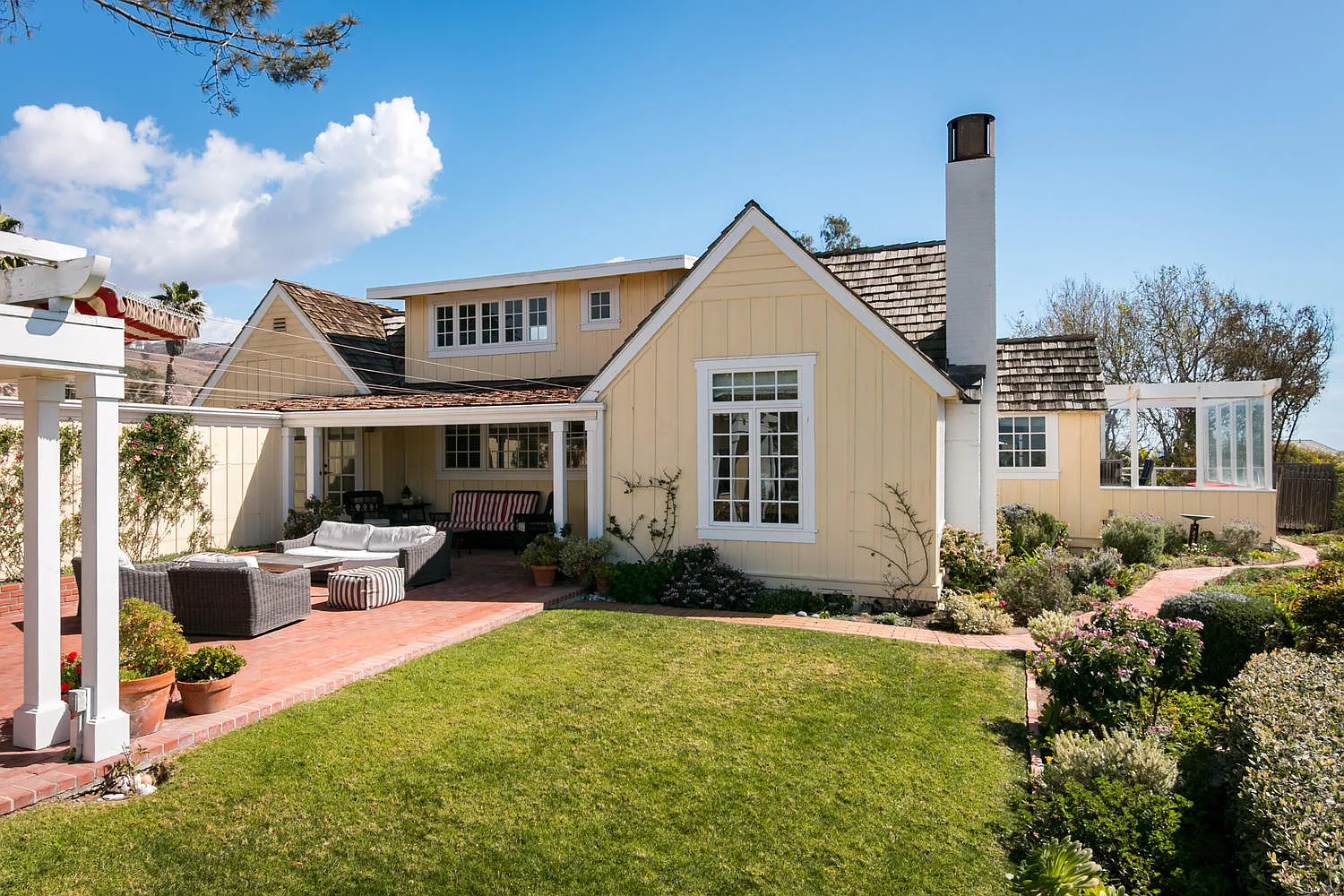 4 bed, $24,000 — Photo 1