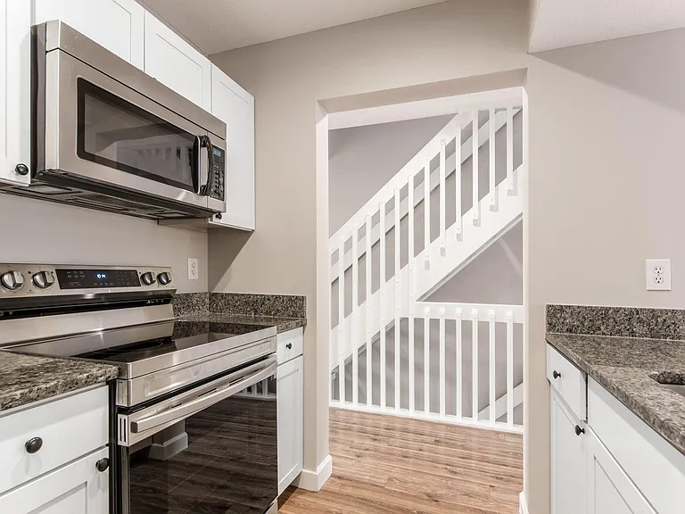 1807 Hobbes Dr — Photo 10