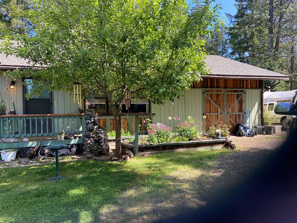 697 Laurel Ave - Property Image