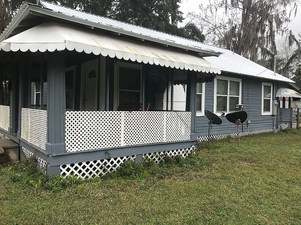 2nd image of 1421 Oak St