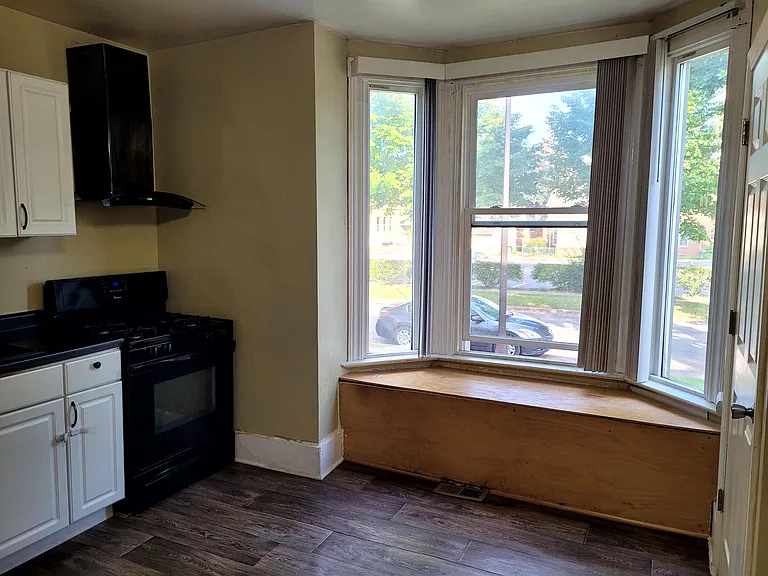 289 Charles Ave #1 — Photo 17