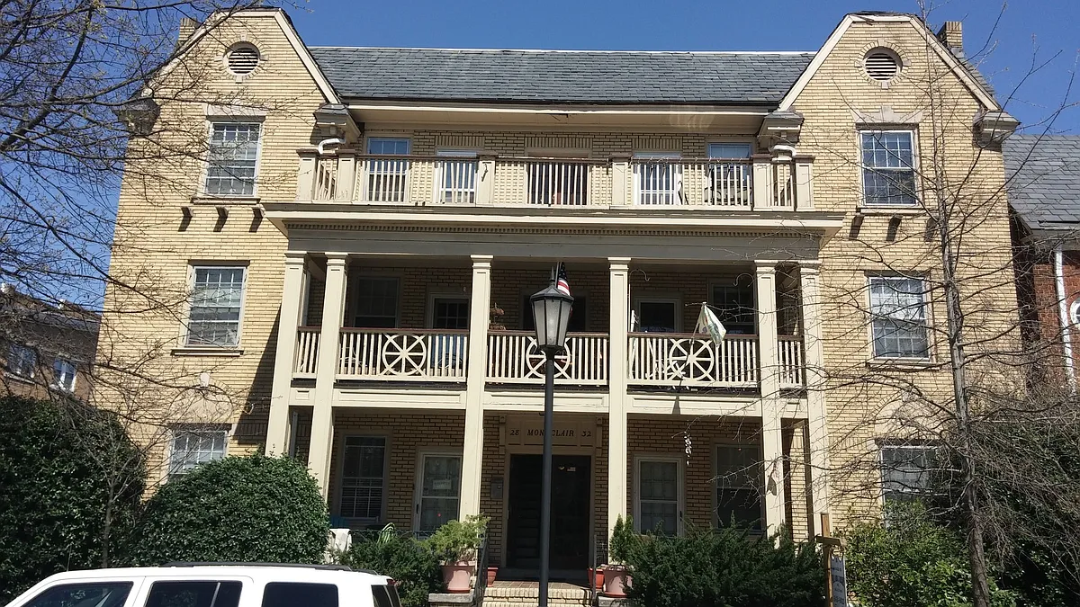 Building Photo - 2832 Monument Ave.*