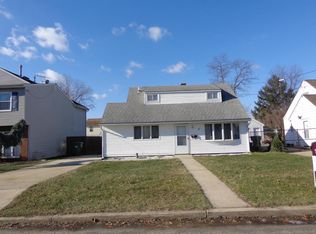 17 Patton Dr, Sayreville, NJ